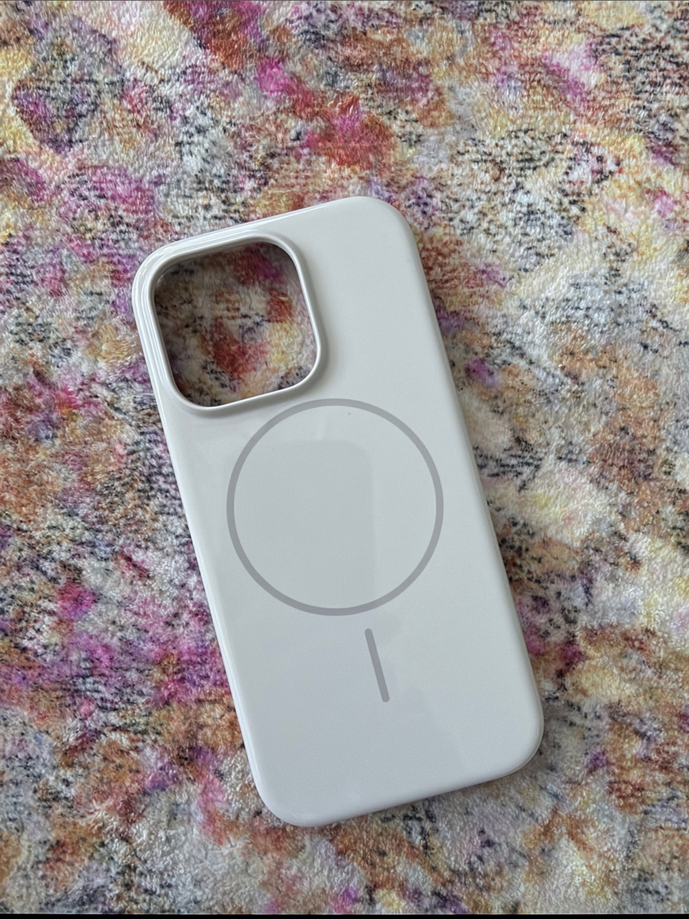 Beats Apple iPhone 16Pro Magsafe Phone Case in Summit Stone (light grey)